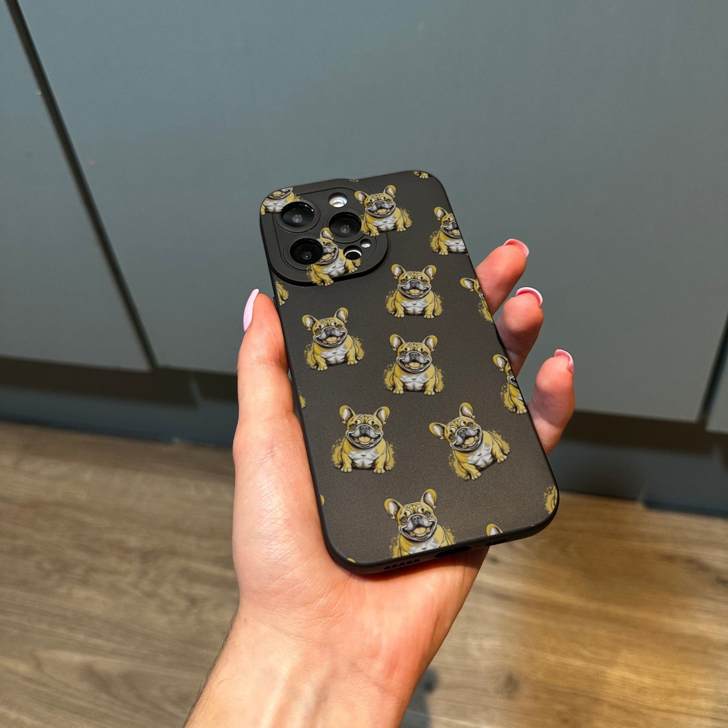 Bulldog Phone Case for iPhone 15 14 13 12 11 11 Pro Max Mini 7 8 XR XS X Shockproof Phone Cover with Customised Name and Cute Dog Pattern