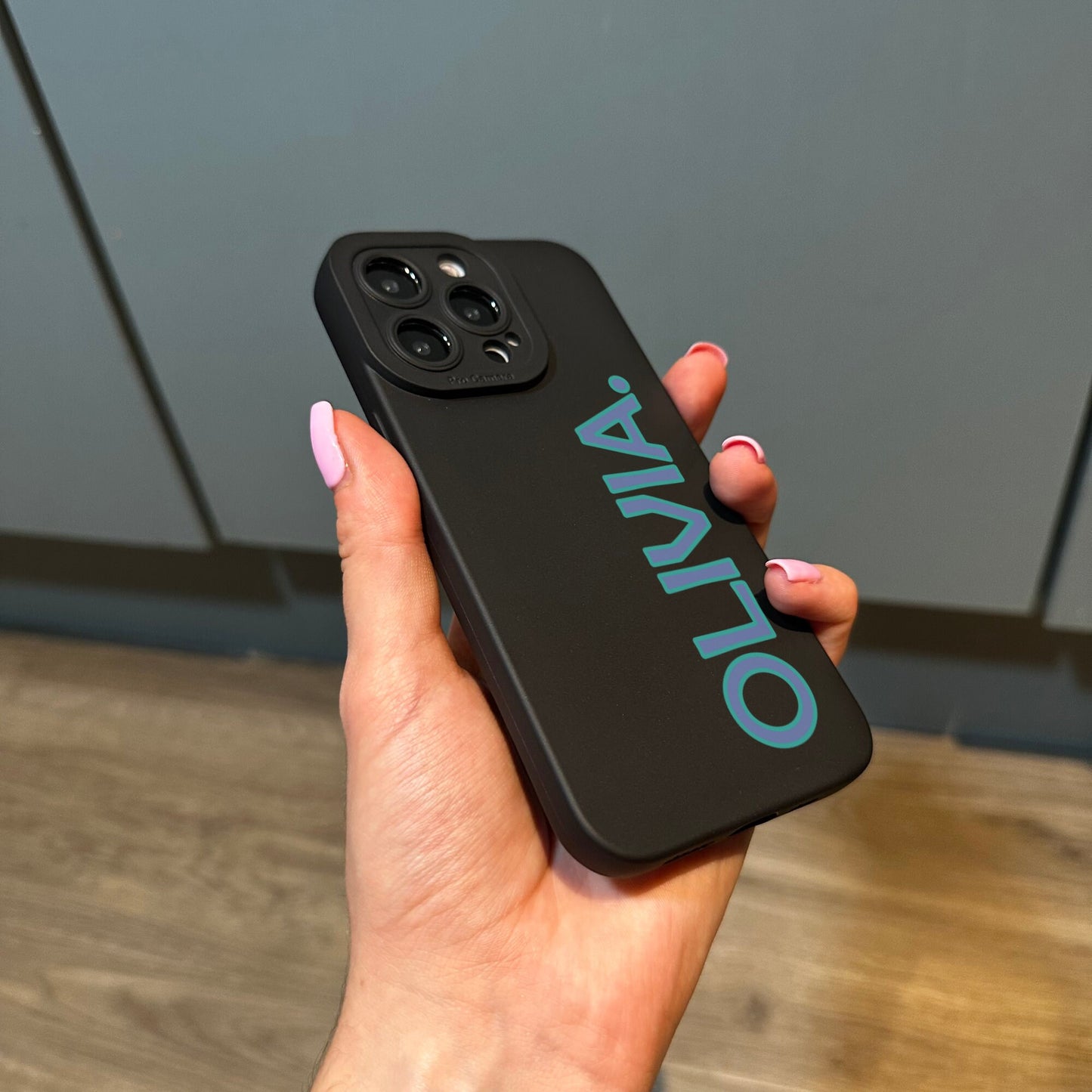 Personalised Name Black Phone Case with Modern Name for iPhone 15 14 13 12 11 11 Pro Max Mini 7 8 XR XS X Shockproof Phone Cover Customised