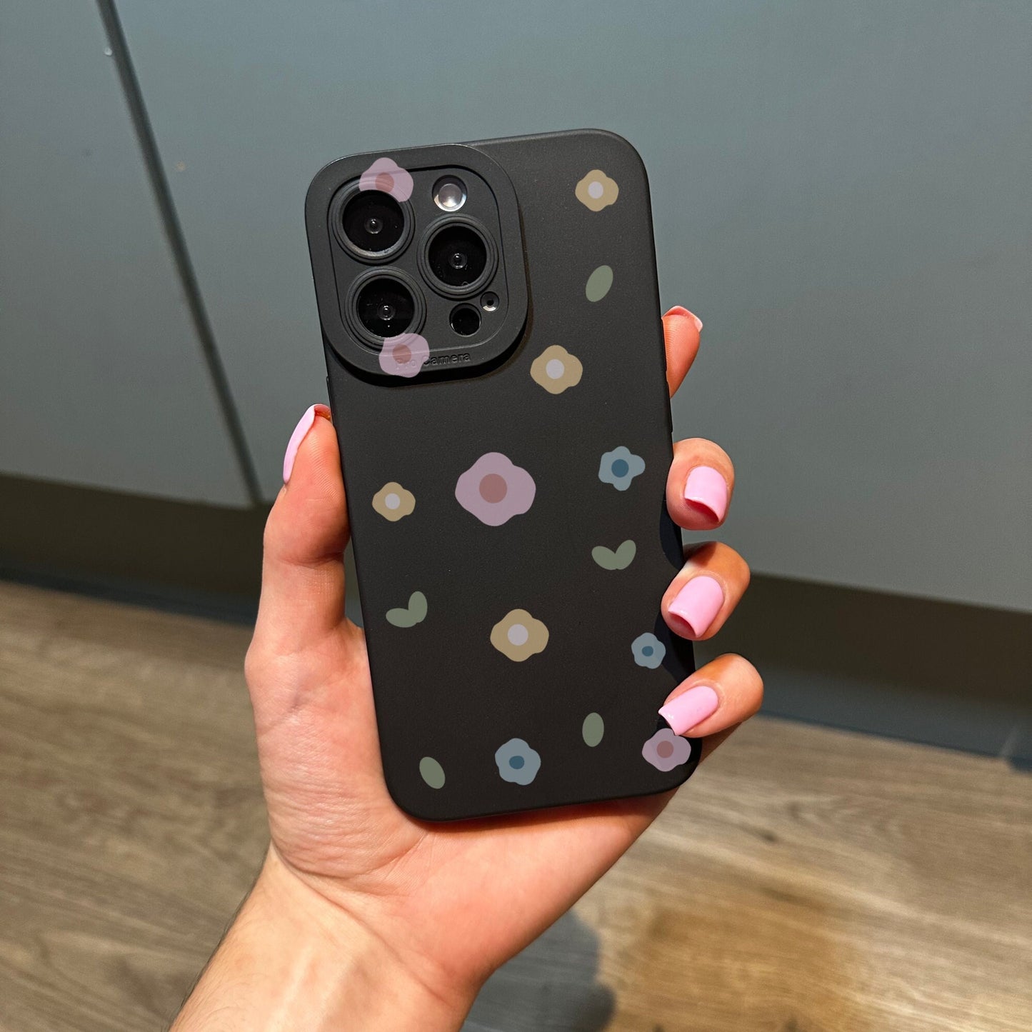 Floral Cute Black Phone Case for iPhone 15 14 13 12 11 11 Pro Max Mini 7 8 XR XS X Shockproof Phone Cover with Customised Name