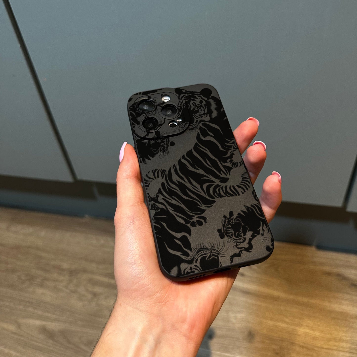 Black Lion Tiger Print Phone Case for iPhone 17 16 15 14 13 12 11 11 Pro Max Mini 7 8 XR XS X Shockproof Phone Cover with Customised Name