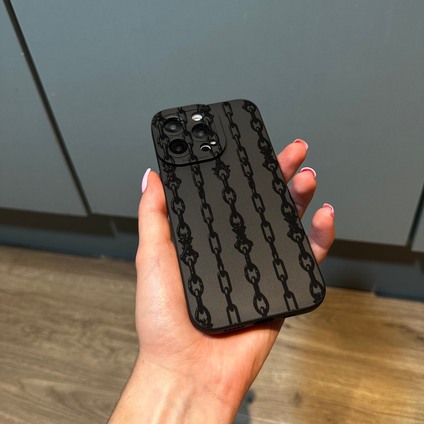 Black Chain Print Phone Case for iPhone 17 16 15 14 13 12 11 11 Pro Max Mini 7 8 XR XS X Shockproof Phone Cover with Customised Name