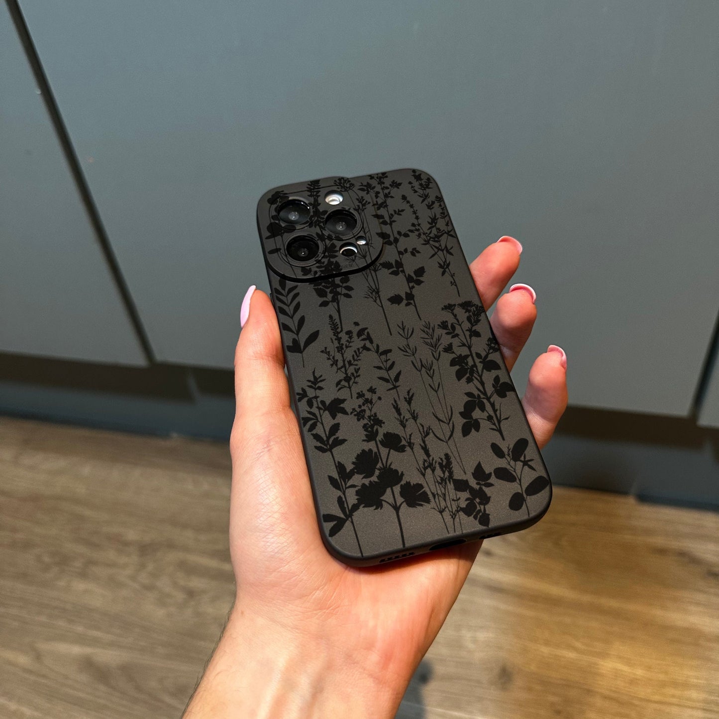 Black Wild Flower Phone Case for iPhone 17 16 15 14 13 12 11 11 Pro Max Mini 7 8 XR XS X Shockproof Phone Cover with Customised Name