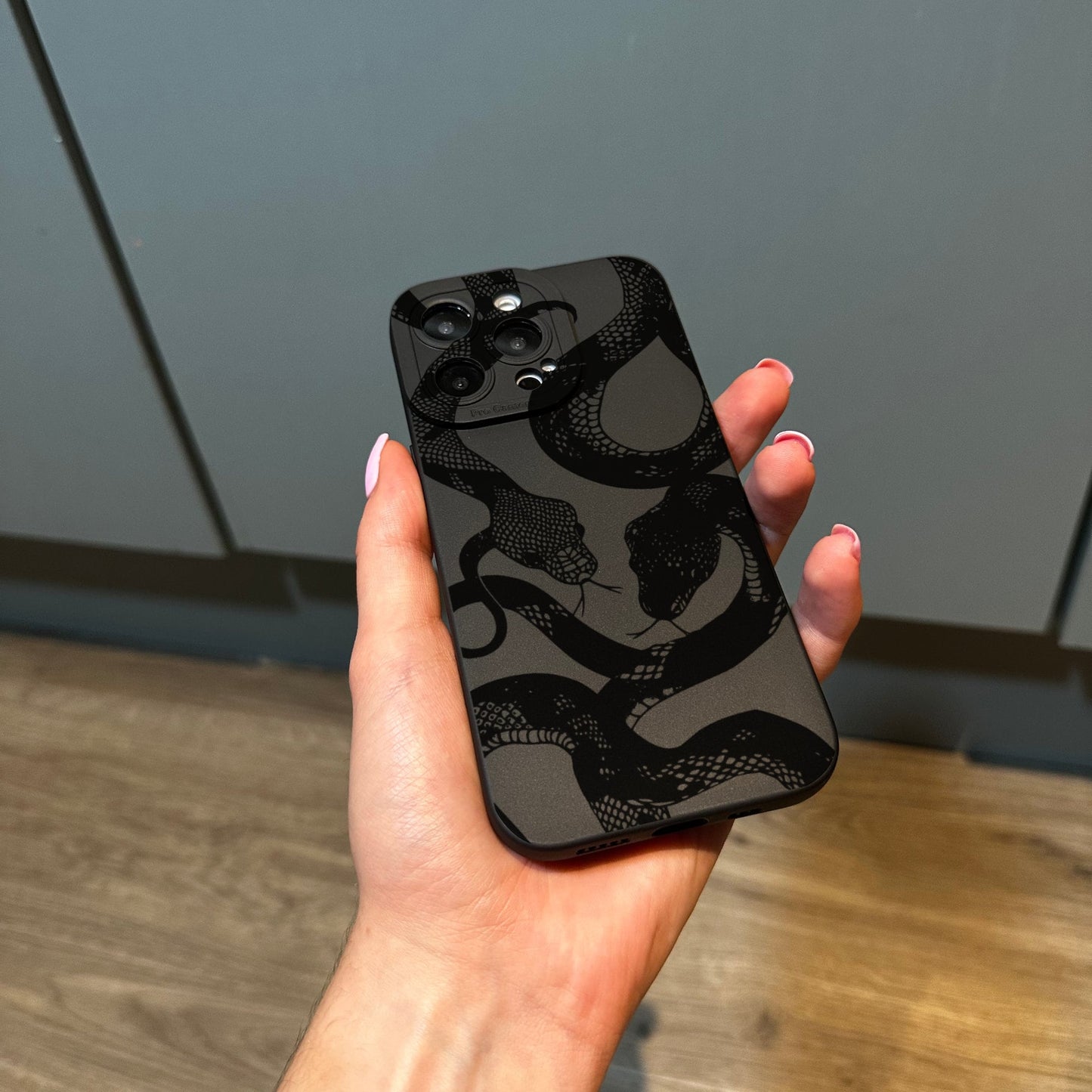 Snake Print Black Phone Case for iPhone 17 16 15 14 13 12 11 11 Pro Max Mini 7 8 XR XS X Shockproof Phone Cover with Customised Name