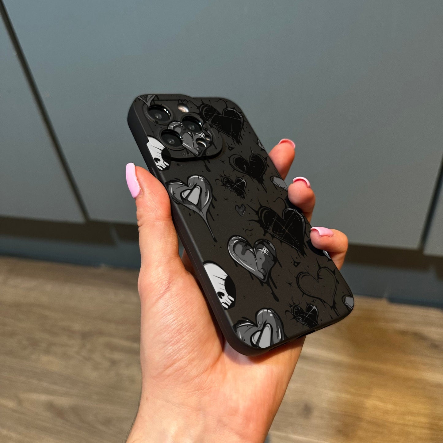 Gothic Emo Black Heart Phone Case for iPhone 17 16 15 14 13 12 11 11 Pro Max Mini 7 8 XR XS X Shockproof Phone Cover with Customised Name