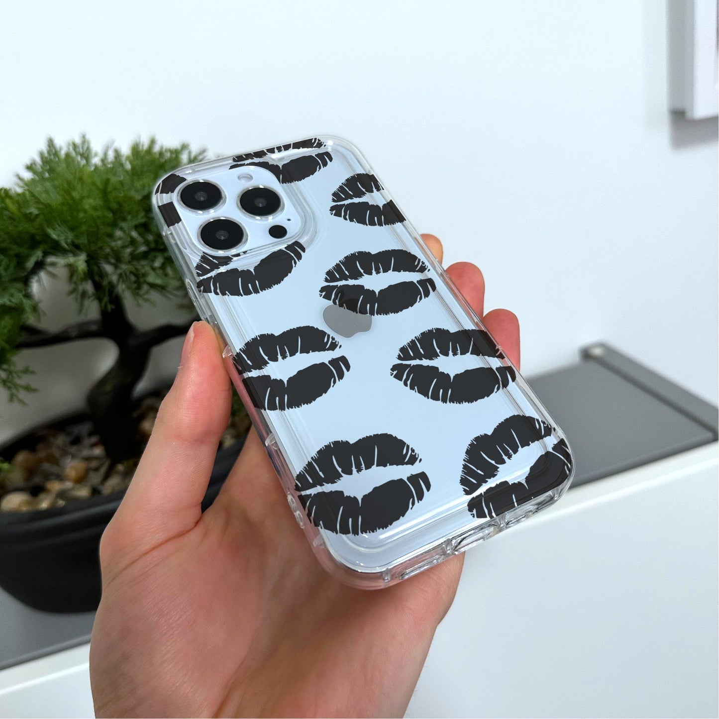 Kiss Clear Phone Case with Lips for iPhone 15 14 13 12 11 11 Pro Max Mini 7 8 XR XS X Shockproof Silicone Phone Cover