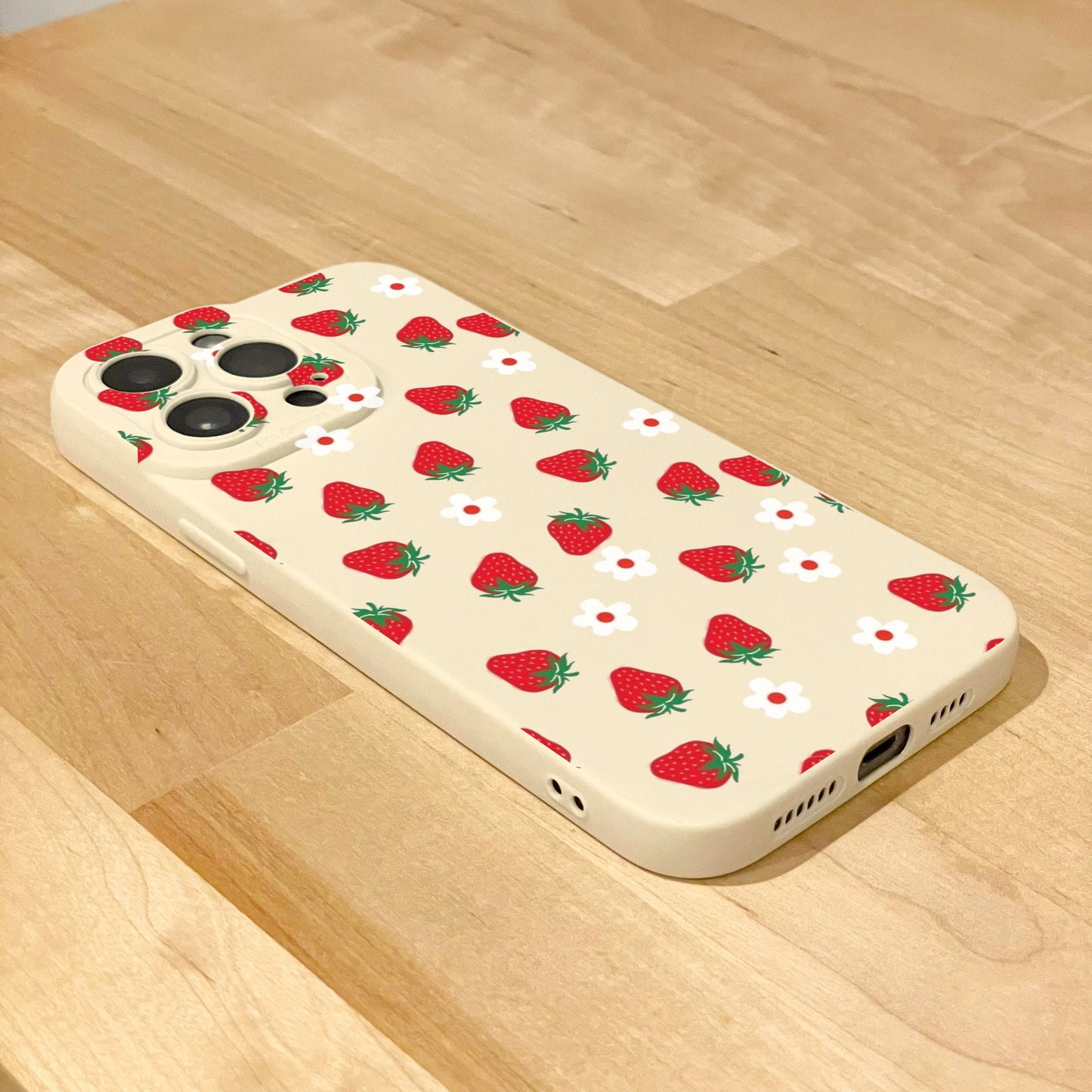 Strawberry Pattern Beige Phone Case for iPhone 16 15 14 13 12 11 11 Pro Max Mini 7 8 XR XS X Shockproof Phone Cover with Personalised Name