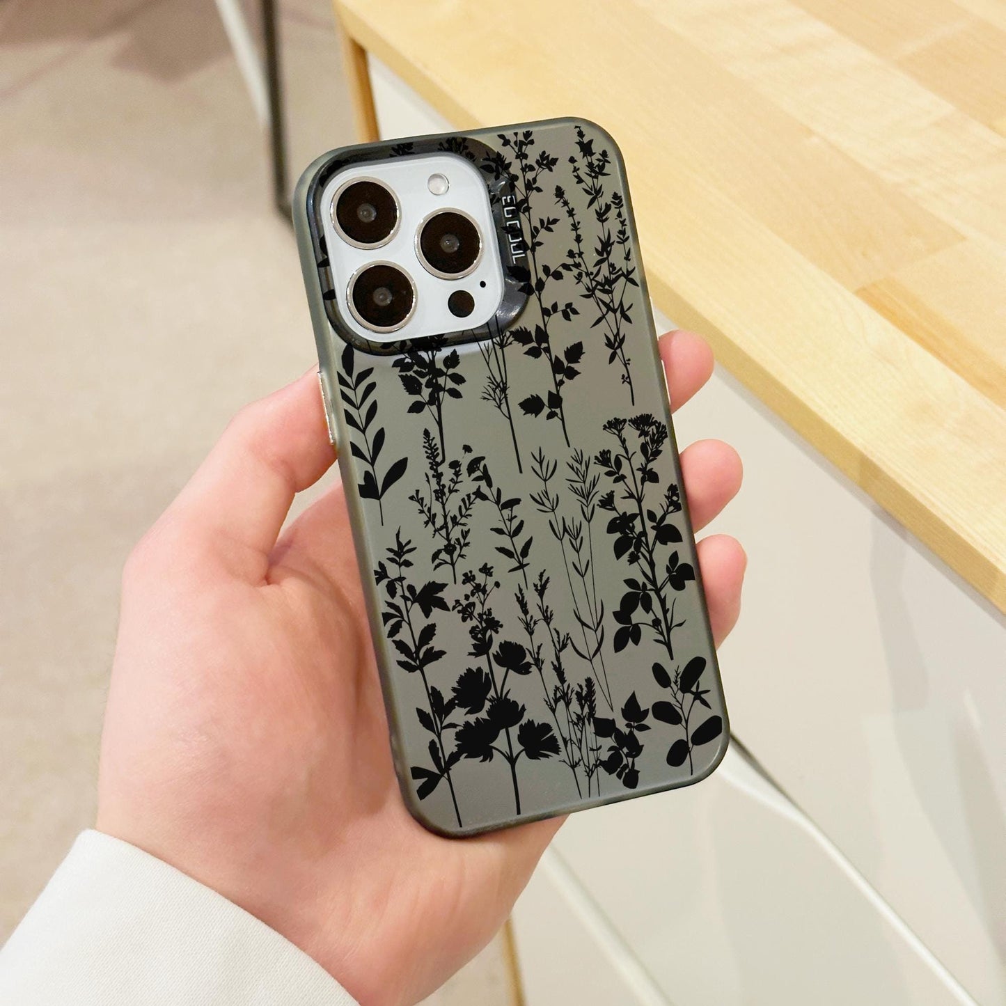 Black Wild Flower Phone Case for iPhone 15 14 13 12 11 11 Pro Max Mini 7 8 XR XS X Shockproof Phone Cover with Customised Name