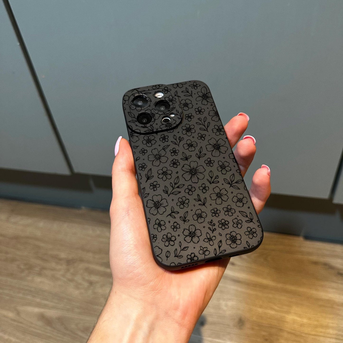 Floral Flower Petal Pattern Black Phone Case for iPhone 17 16 15 14 13 12 11 11 Pro Max Mini 7 8 XR XS X Shockproof Phone Cover Custom Name