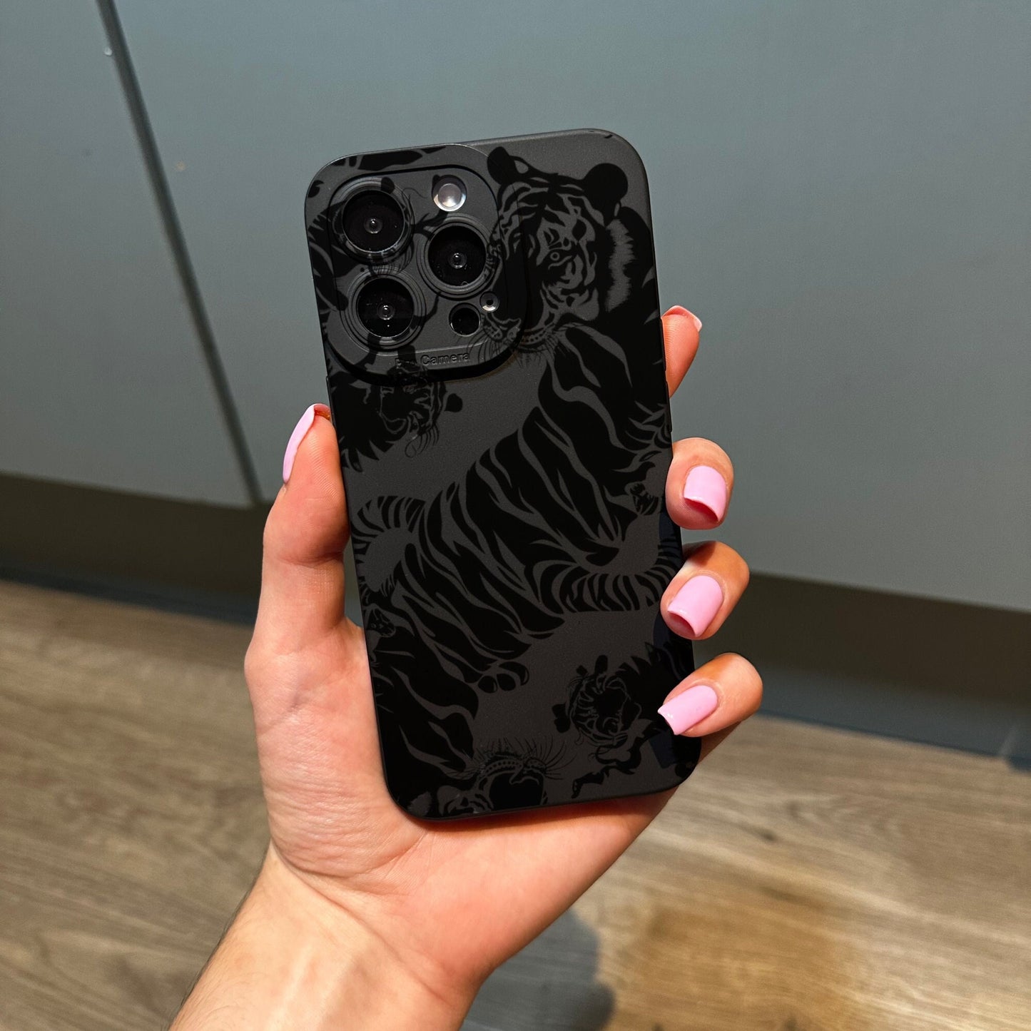 Black Lion Tiger Print Phone Case for iPhone 17 16 15 14 13 12 11 11 Pro Max Mini 7 8 XR XS X Shockproof Phone Cover with Customised Name