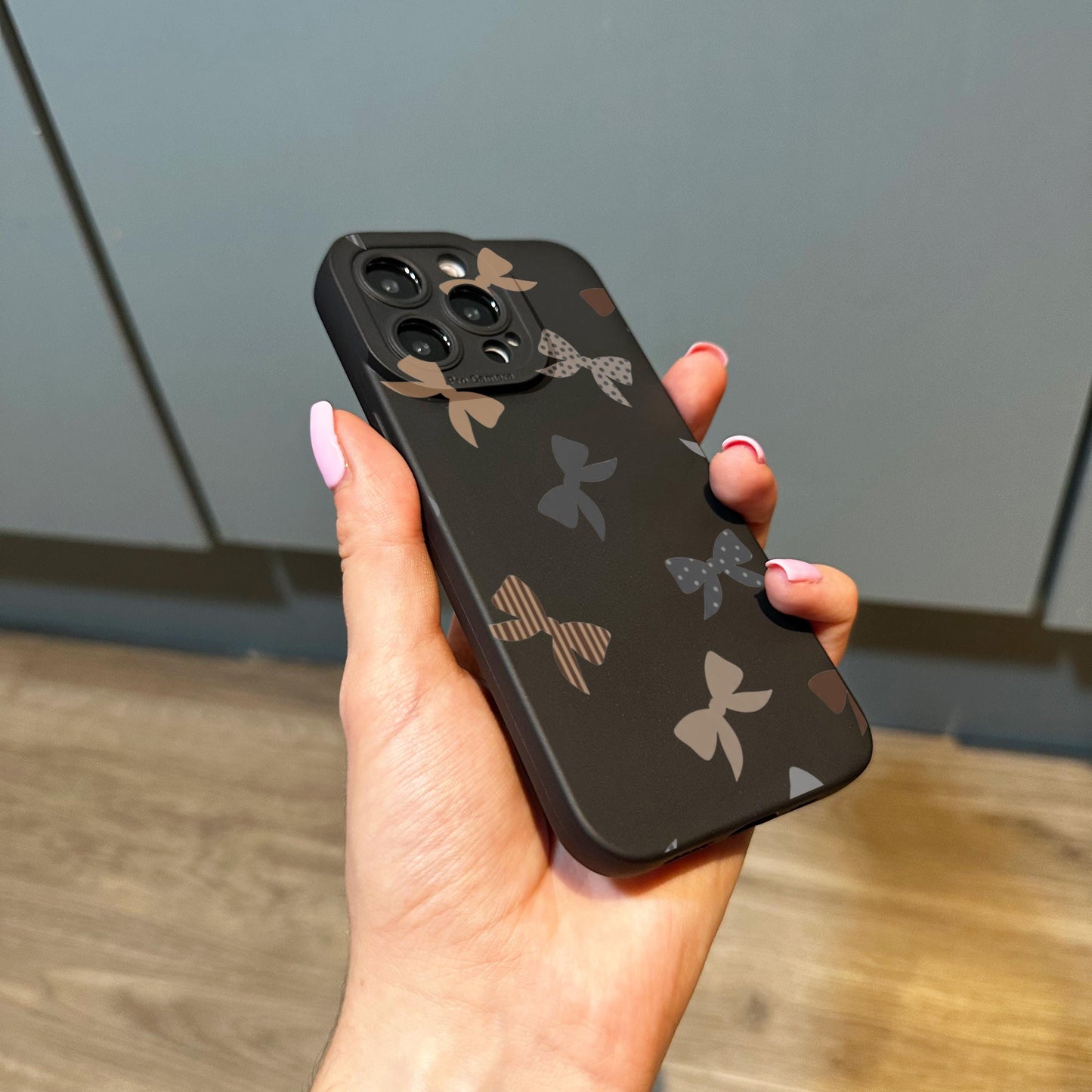 Brown Bow Black Phone Case for iPhone 17 16 15 14 13 12 11 11 Pro Max Mini 7 8 XR XS X Shockproof Phone Cover with Customised Name